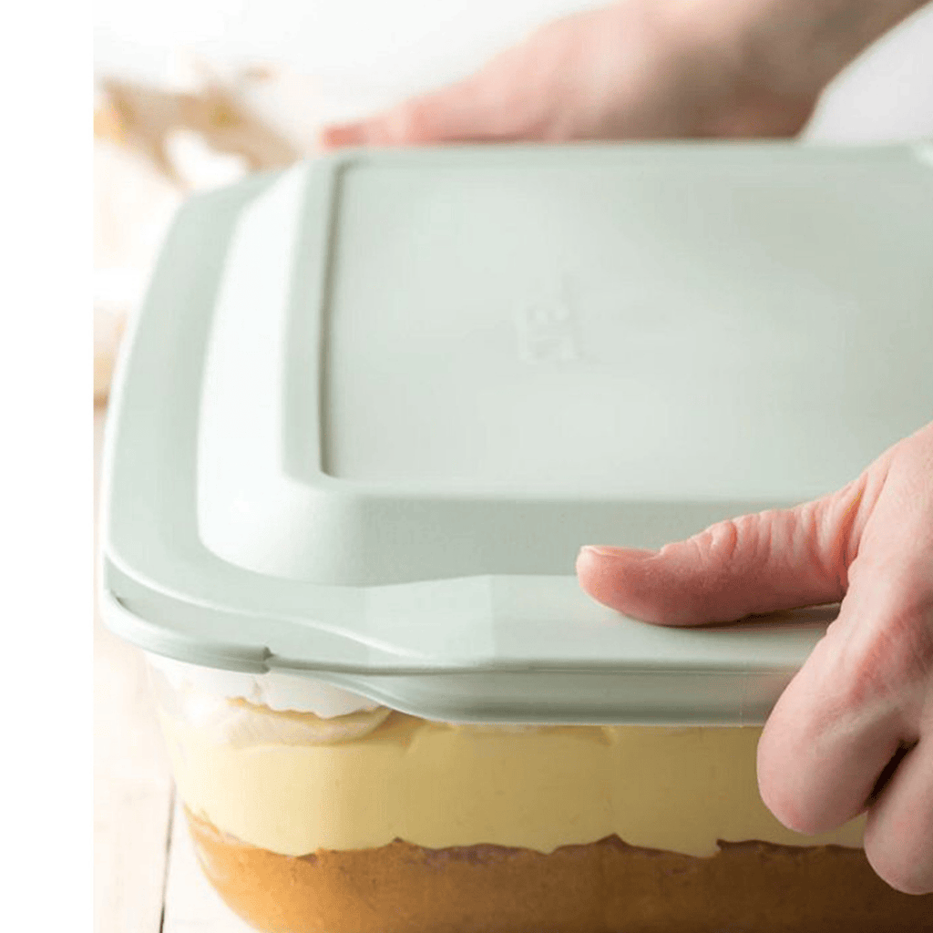 Pyrex® Deep 9 x 13" Rectangular Glass Baking Dish with Sage Green Lid